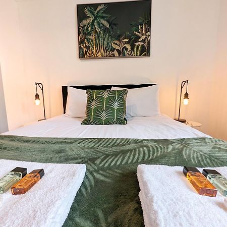 Central Cambridge, Charming 3-Bed House With Free Parking! 외부 사진