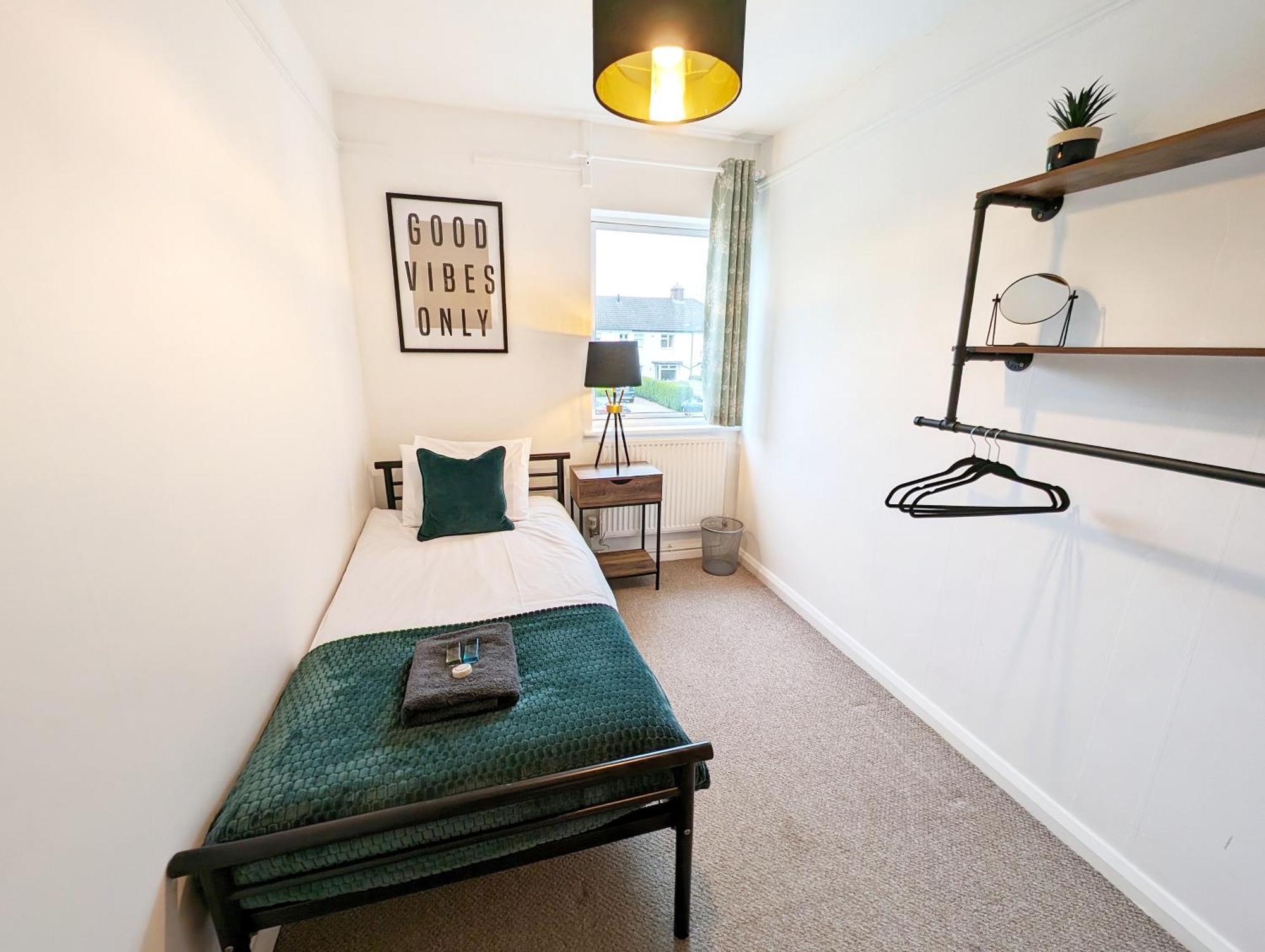 Central Cambridge, Charming 3-Bed House With Free Parking! 외부 사진