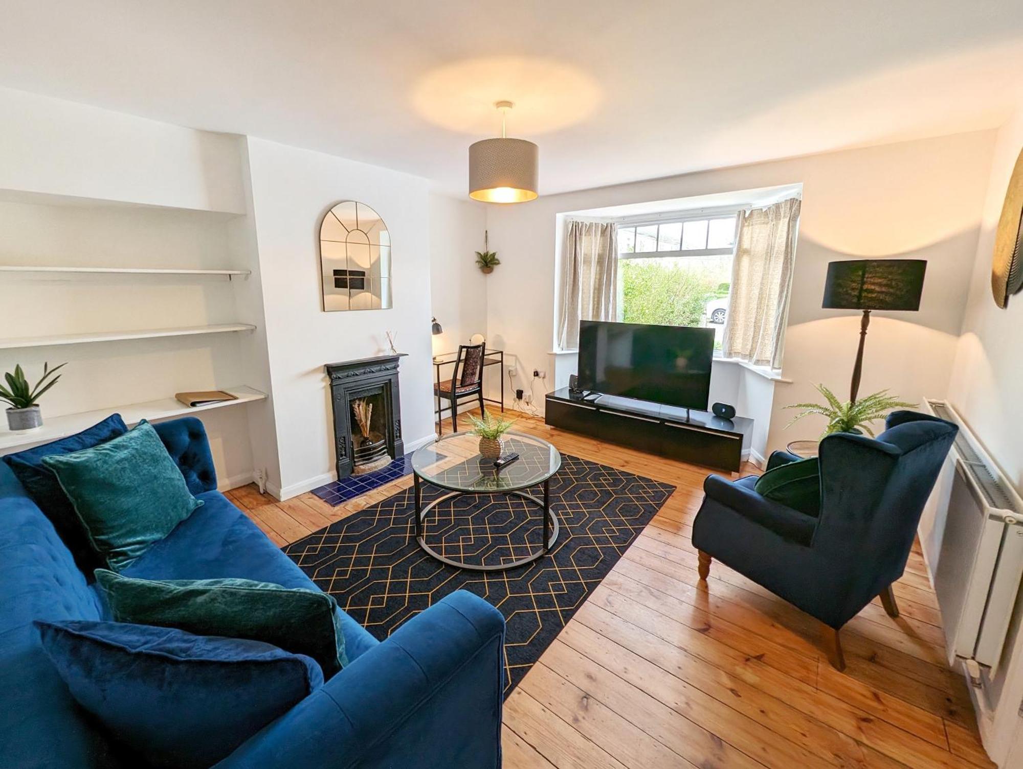 Central Cambridge, Charming 3-Bed House With Free Parking! 외부 사진